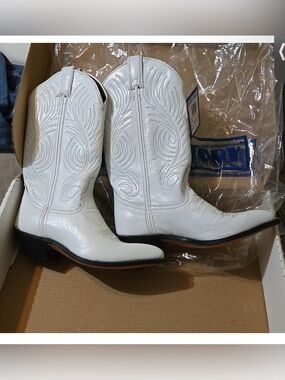 Code West White Leather Western Heeled Boots - Womens Size 6 No box